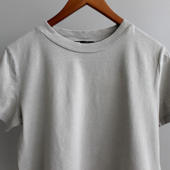 Zara Basic Tee. - Picture 3 of 5